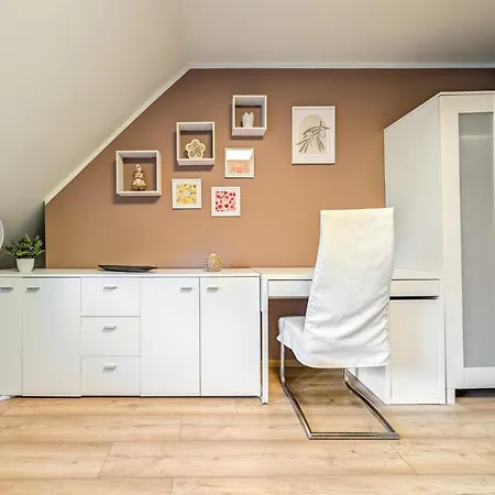 Apartment Swing & Serenity By Bookinghost *