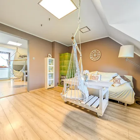 Swing & Serenity By Bookinghost * Wroclaw